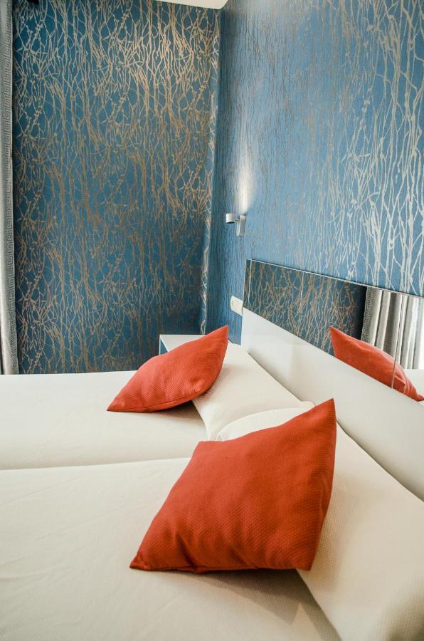 Hotel Jaques ฮากา ภายนอก รูปภาพ