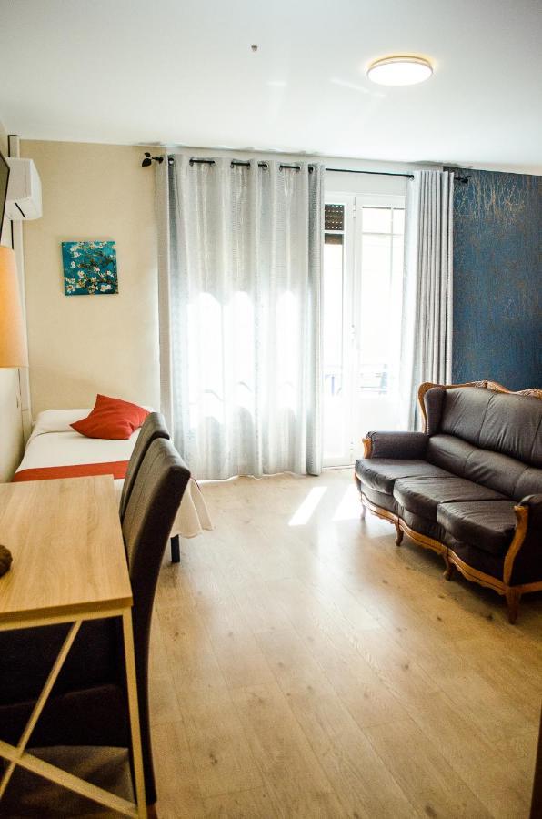 Hotel Jaques ฮากา ภายนอก รูปภาพ